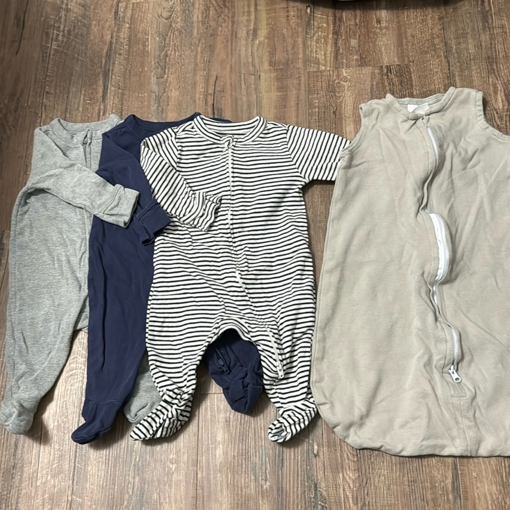 0-3 Month Zipper Footies and Sleep Sack